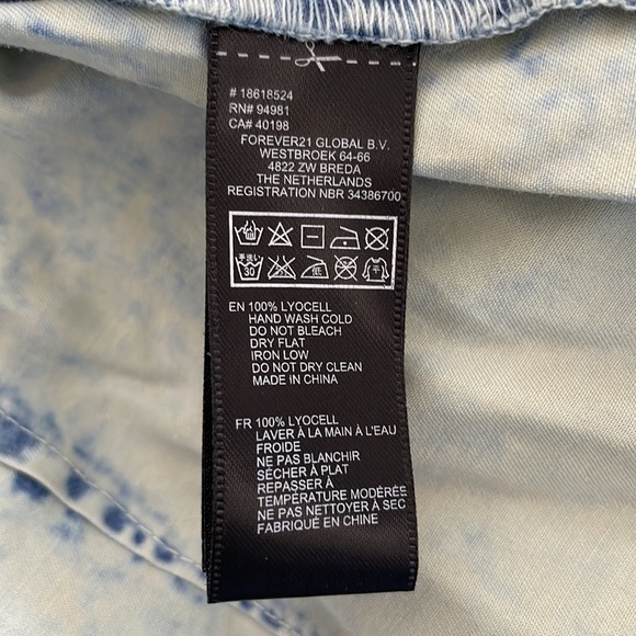 Forever 21 Denim Wash Shirt Size Large - Picture 8 of 8